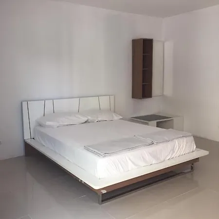 Atroom Hostel